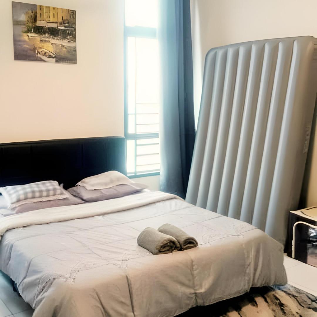 Elsya Dsummit Resident 1br